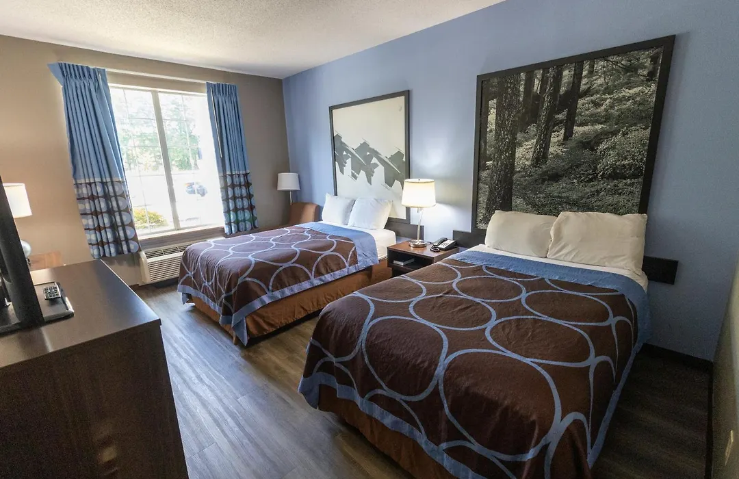 Super 8 By Wyndham Smithfield-Selma-1