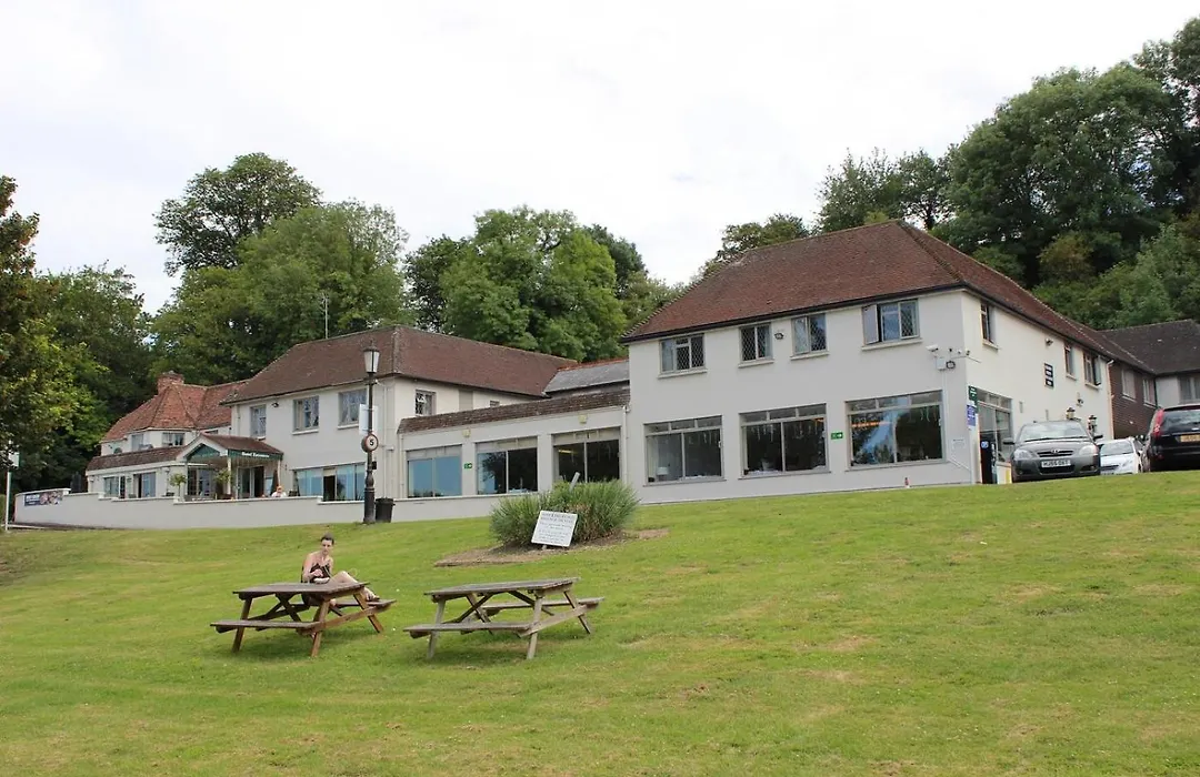 Shillingford Bridge Hotel-1