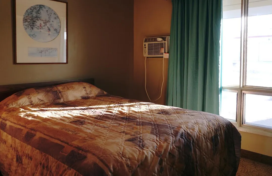 The Ritz Cafe And Motor Inn-1