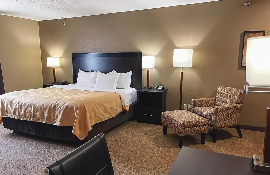 Quality Inn Harlan-1