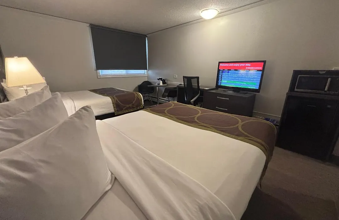 Super 8 By Wyndham Macleod Trail Calgary-1