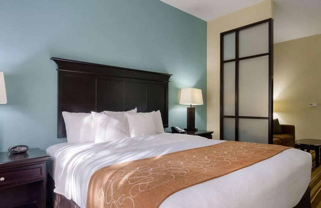 Comfort Suites Topeka Northwest-1