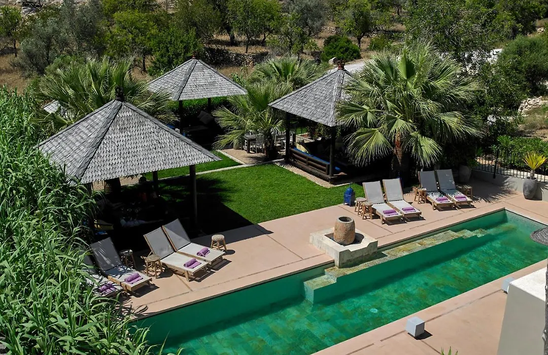 The Giri Residence-1