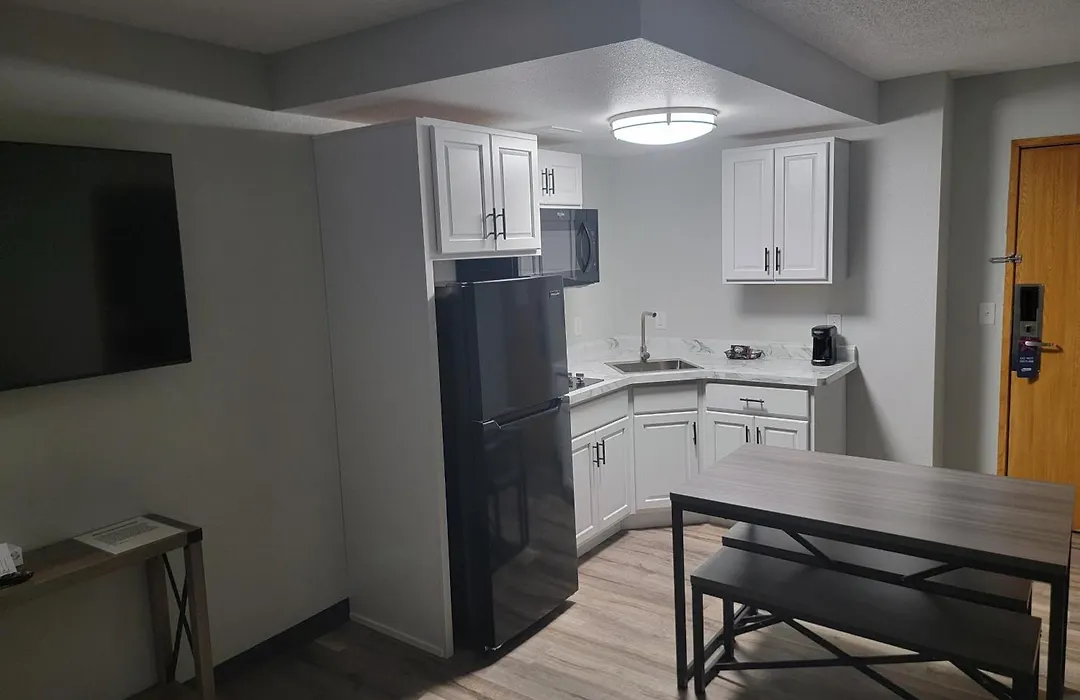 Americas Best Value Inn And Suites Bismarck-1
