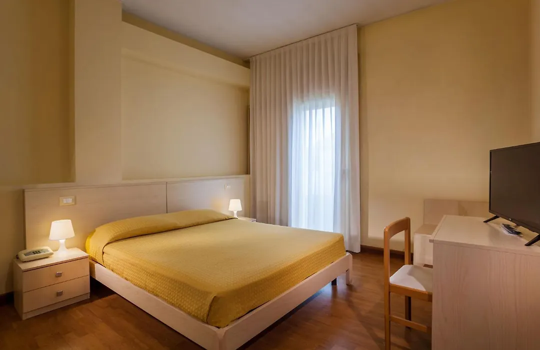 Hotel B&B Risorta-1