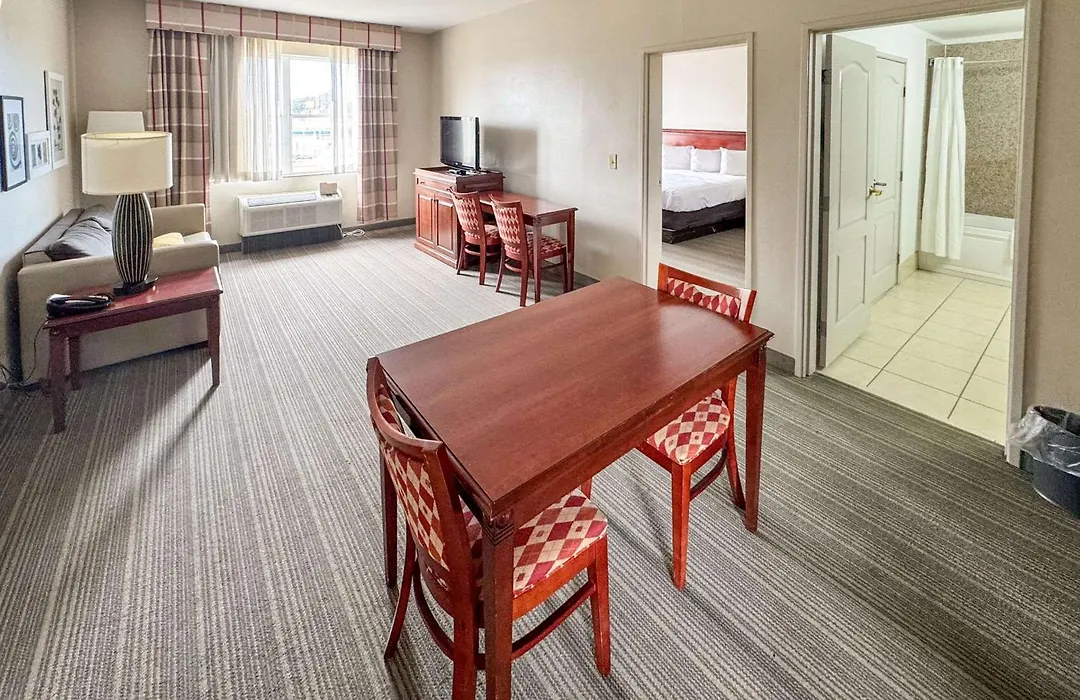 Country Inn & Suites By Radisson, Emporia, Va-1