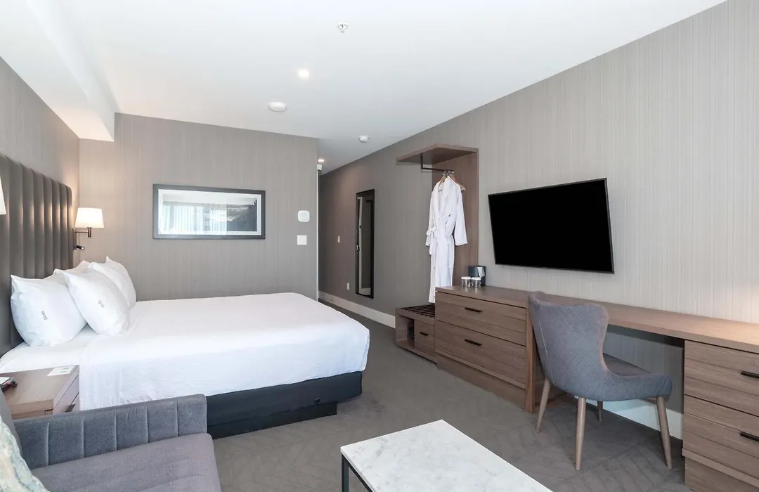 Sandman Signature Saskatoon South Hotel-1