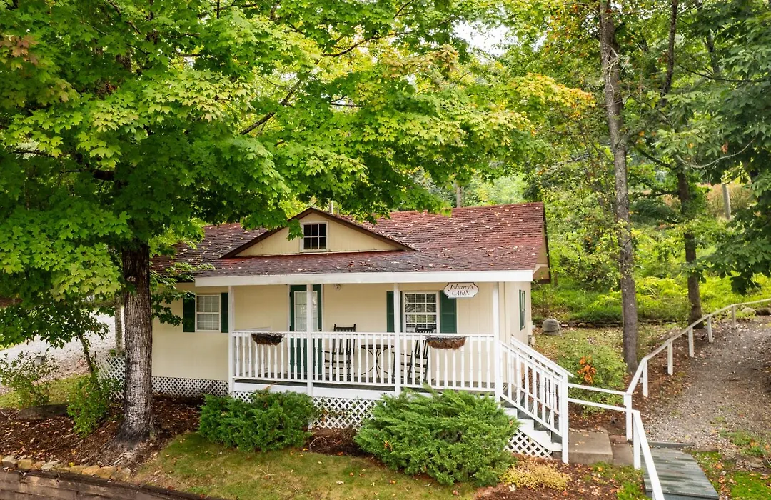 Lake Lure Inn And Spa-1