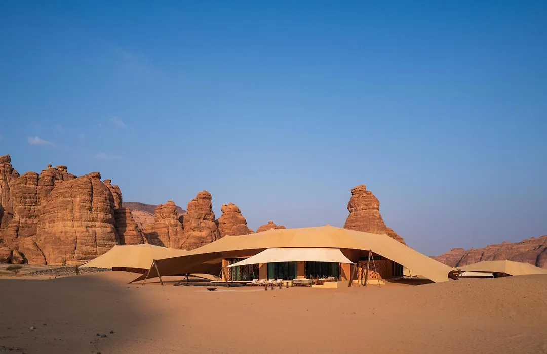 Banyan Tree Alula-1