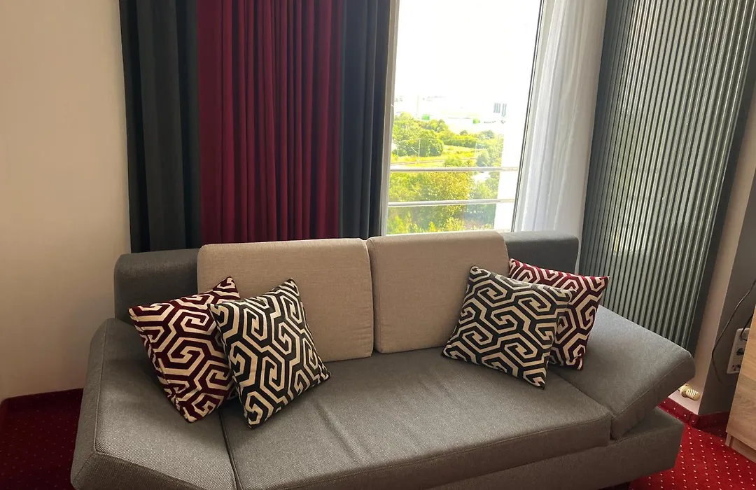 SKYHOTEL Merseburg-1