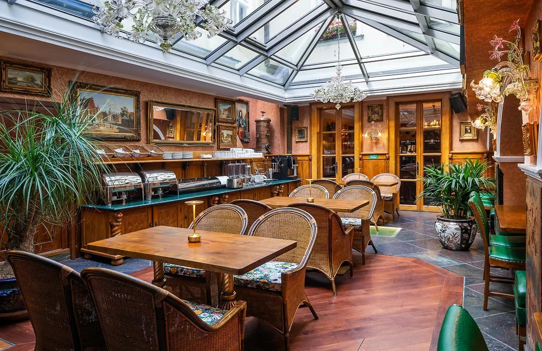 Hotel U Zlateho Stromu Prague By Bhg-1