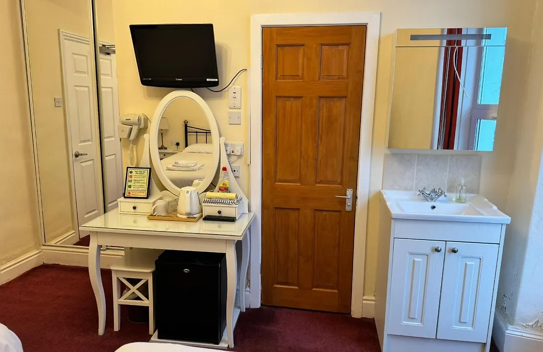 Mor Wyn Guest House-1
