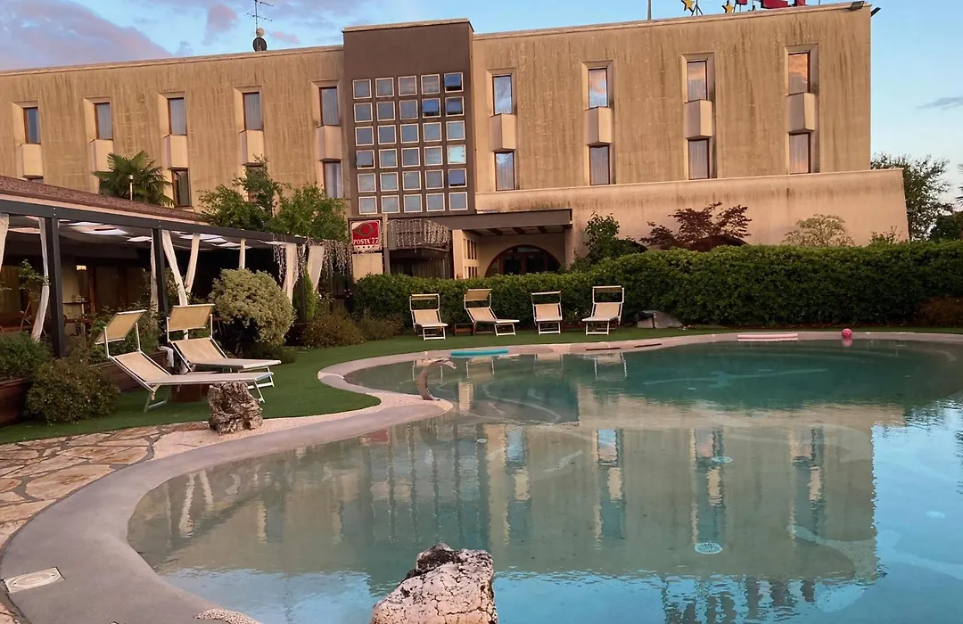 Hotel Posta 77-1
