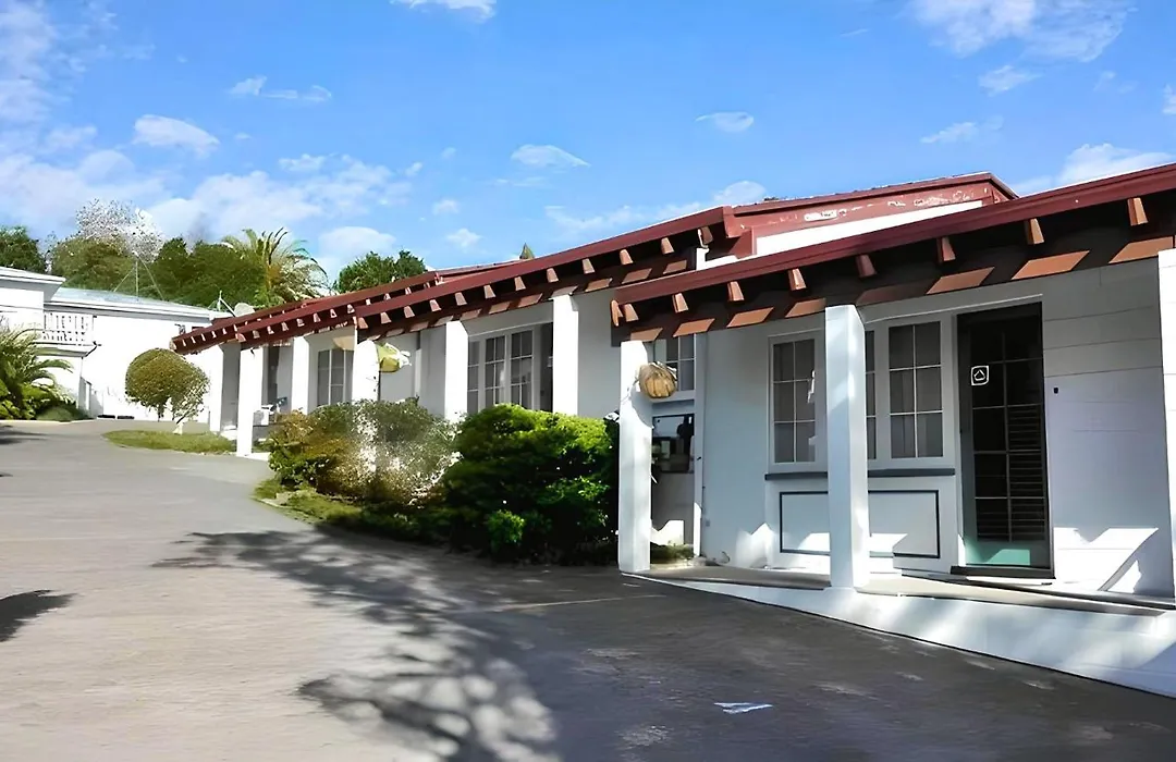 Browns Bay Olive Tree - Pet Friendly Family Apartment-1