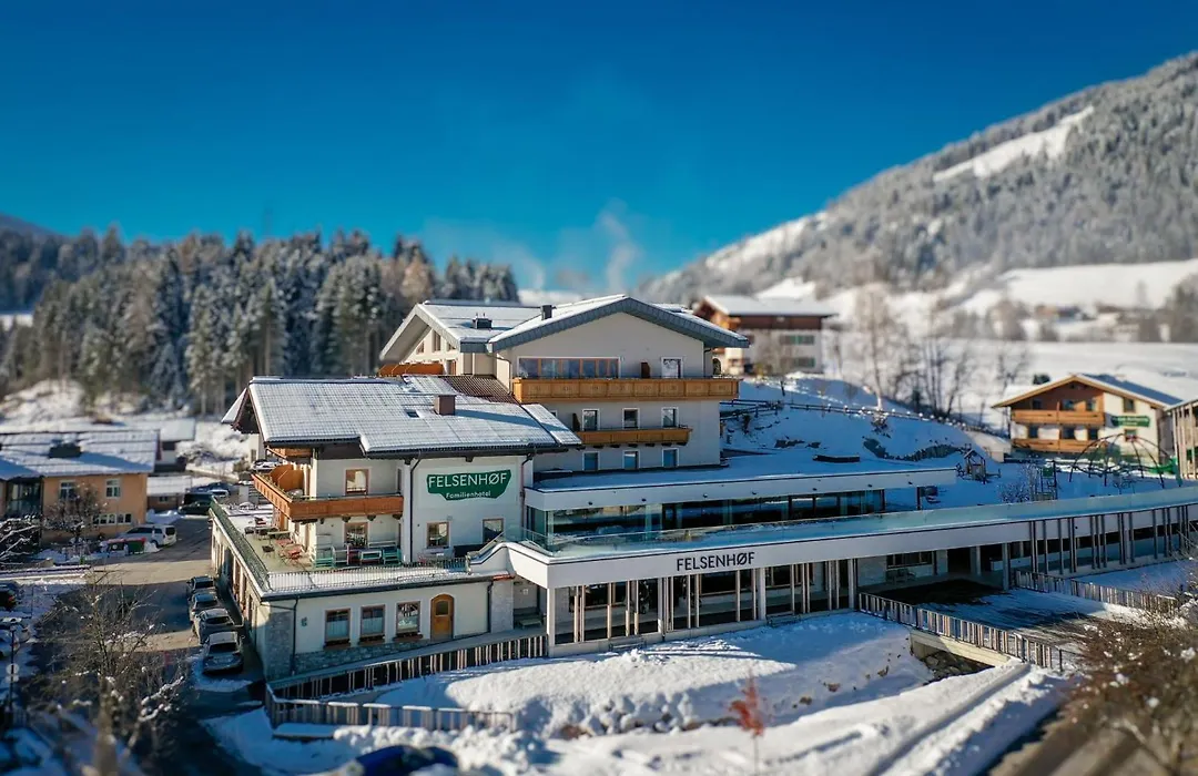 Familienhotel Felsenhof-1