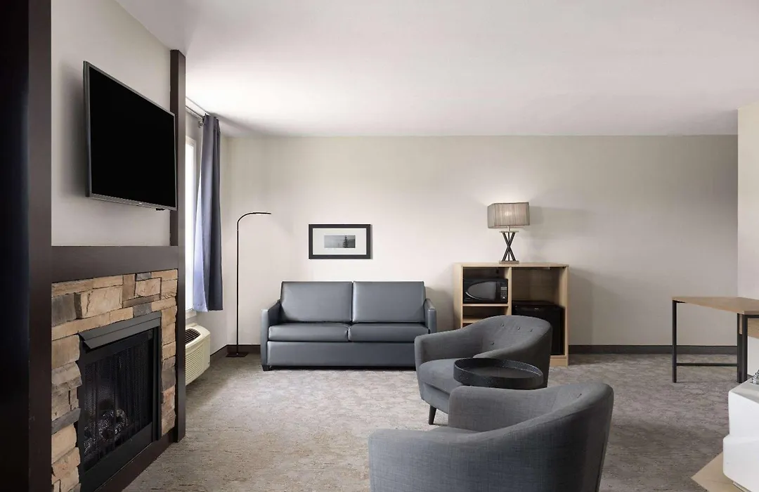 Super 8 By Wyndham St-Jerome-1