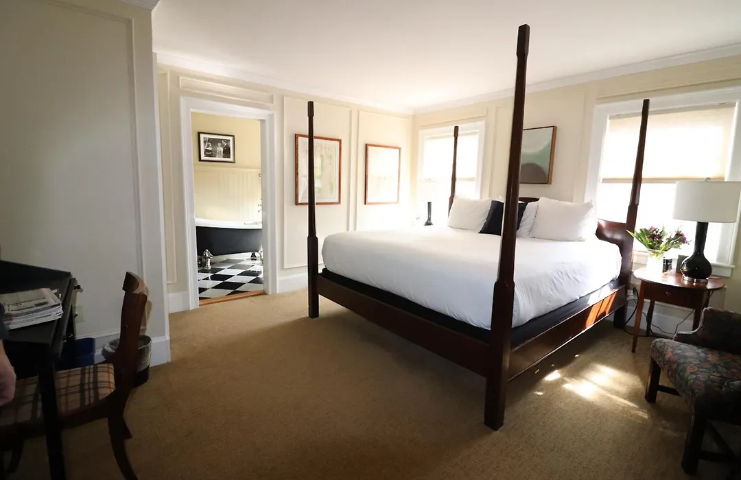 Swift House Inn-1