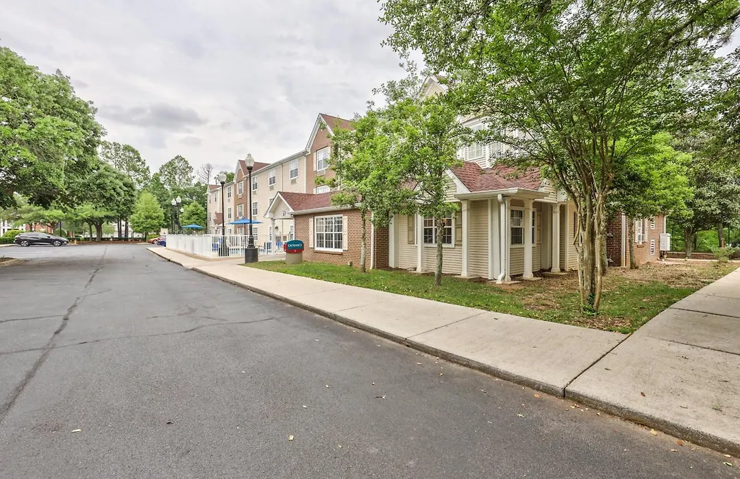 Mainstay Suites-1