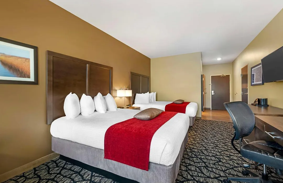 Best Western Plus Lakeview Hotel-1