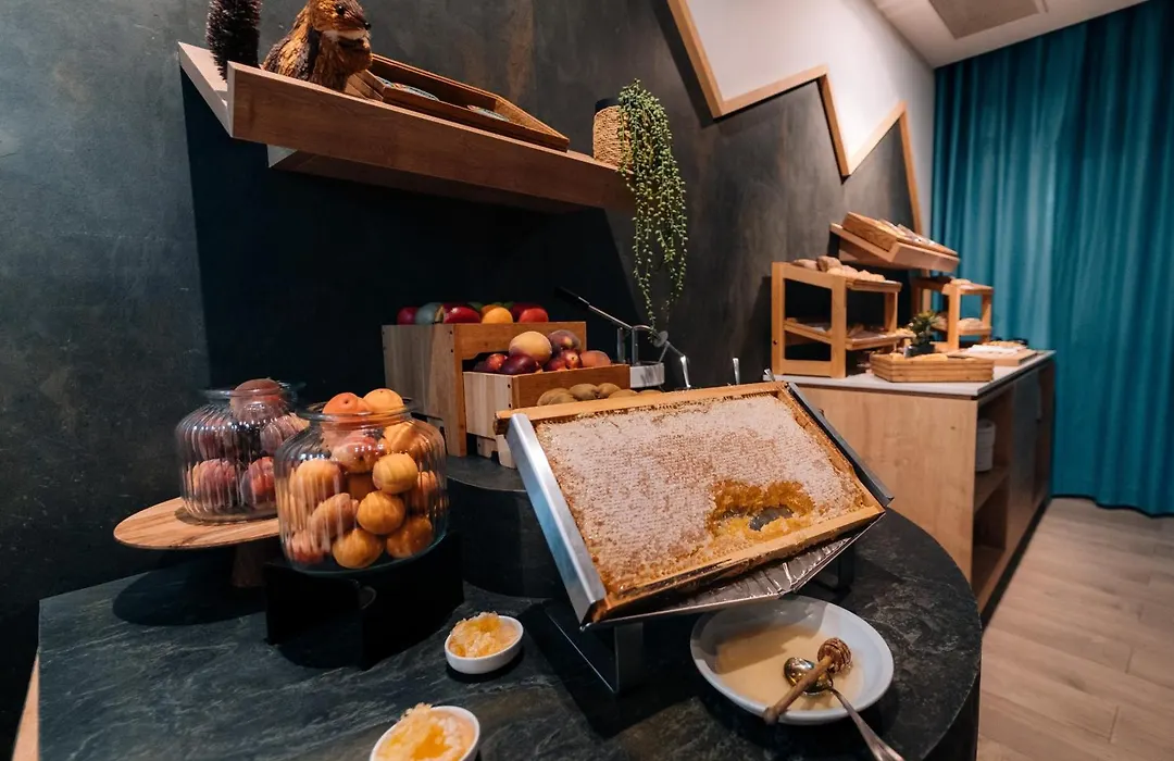 Le Riviera - Hotel Restaurant & Spa - Ex Golden Tulip Aix Les Bains-1