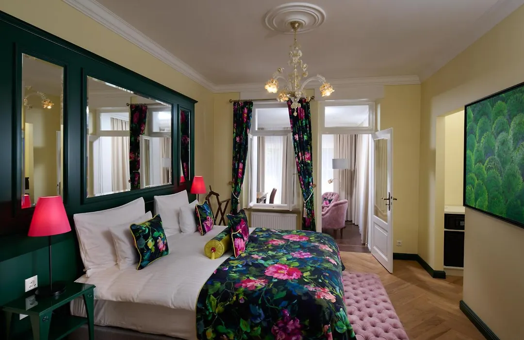Hotel The Rose By Goeres-1