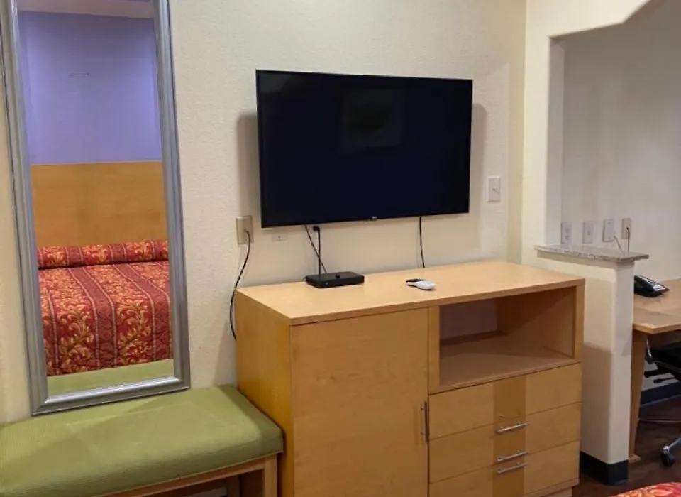 Relax Inn & Suites-1