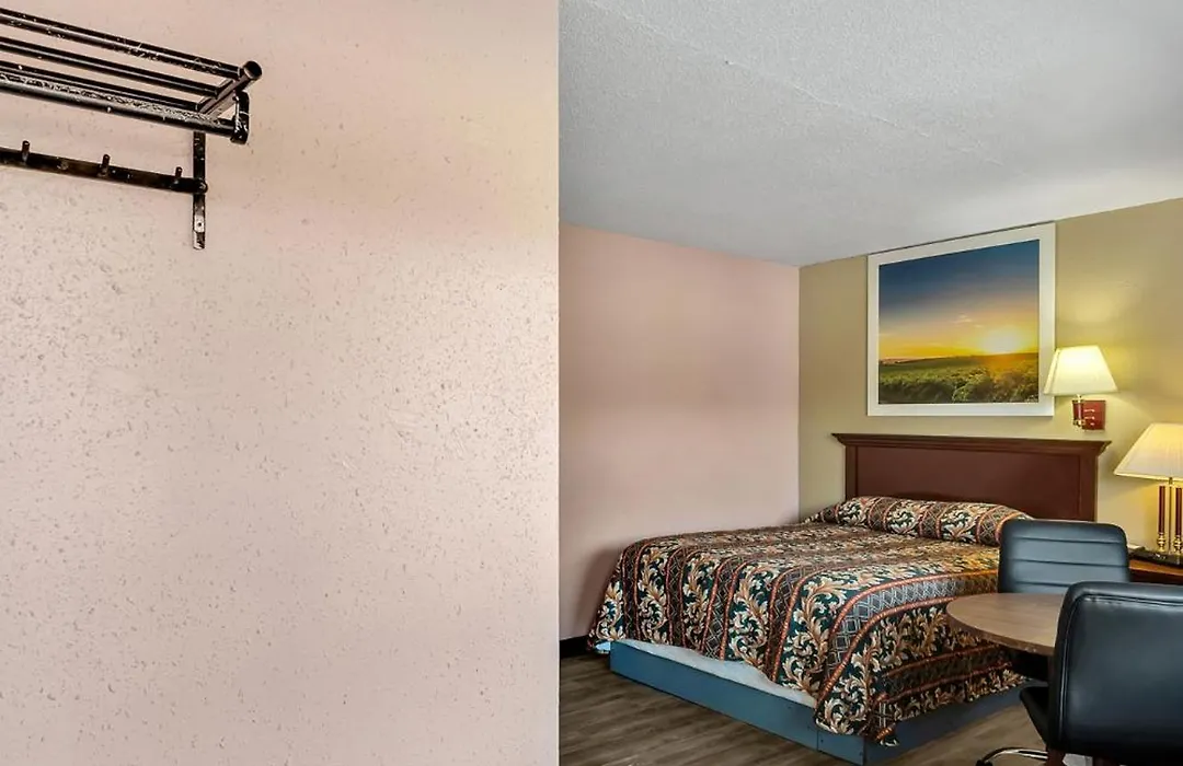 Traveler'S Inn-1