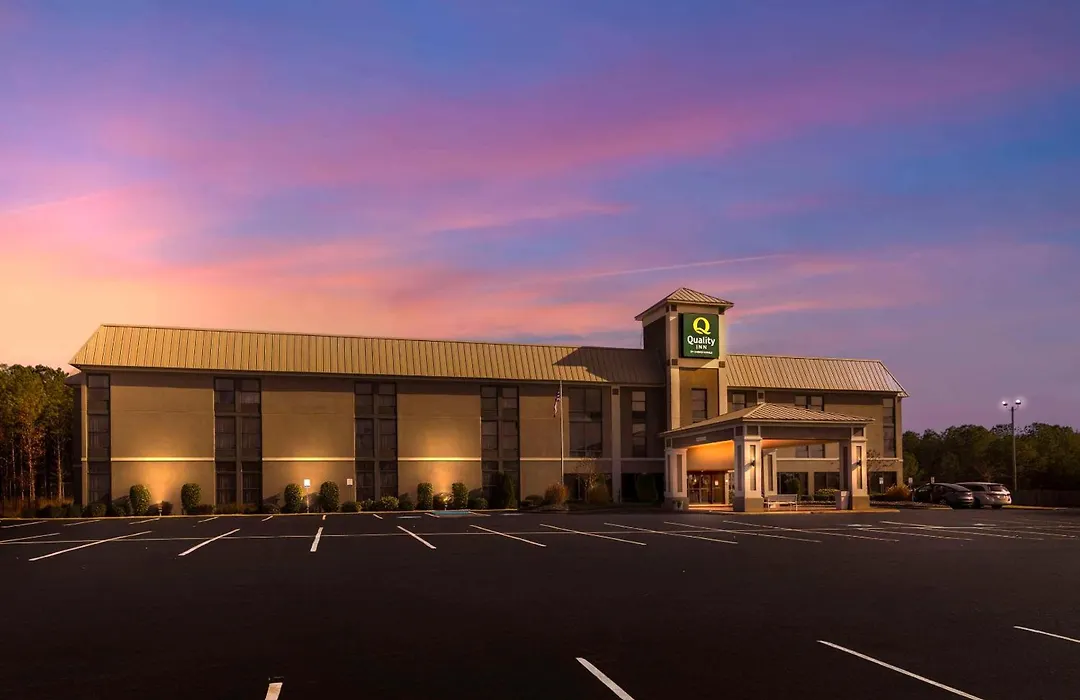 Quality Inn Valley - West Point-1