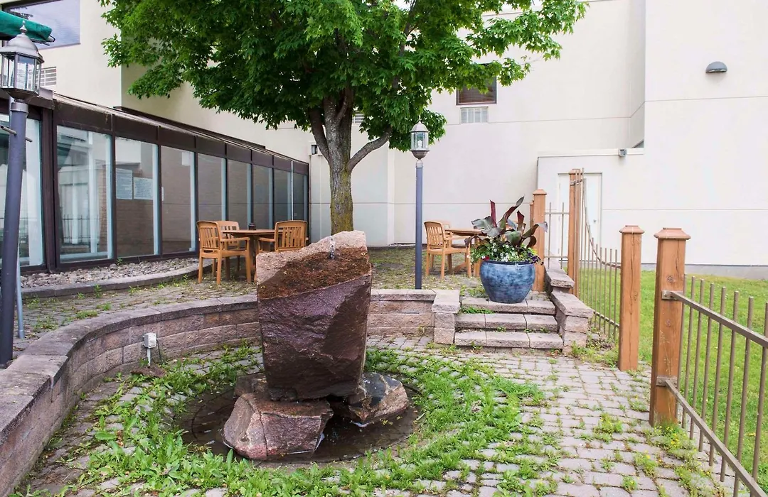 Quality Inn And Conference Centre-1