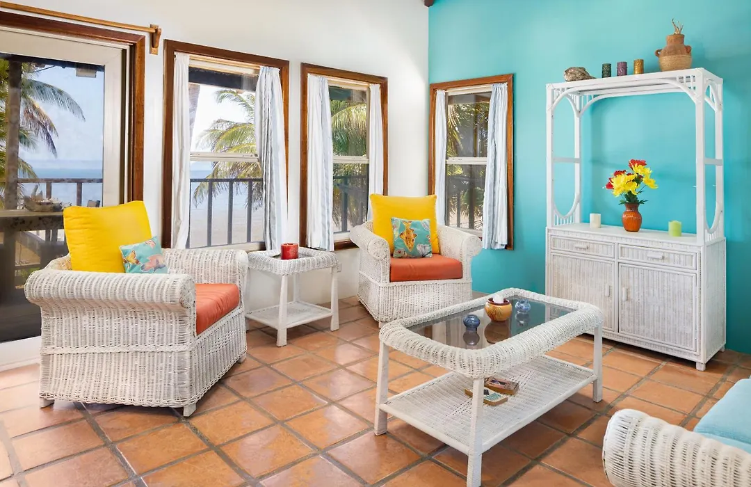 Sundiver Beach Resort-1