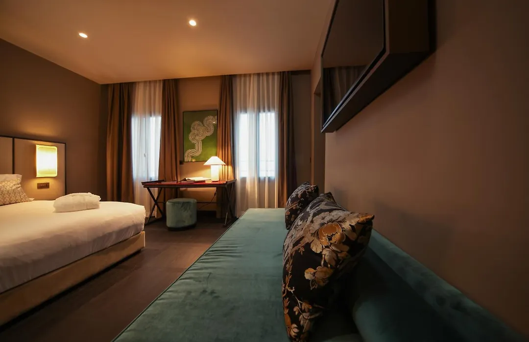 U-Visionary Venezia Hotel-1