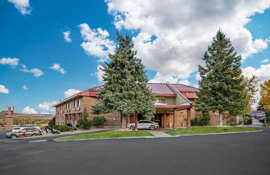 Best Western Plus Landmark Inn-1