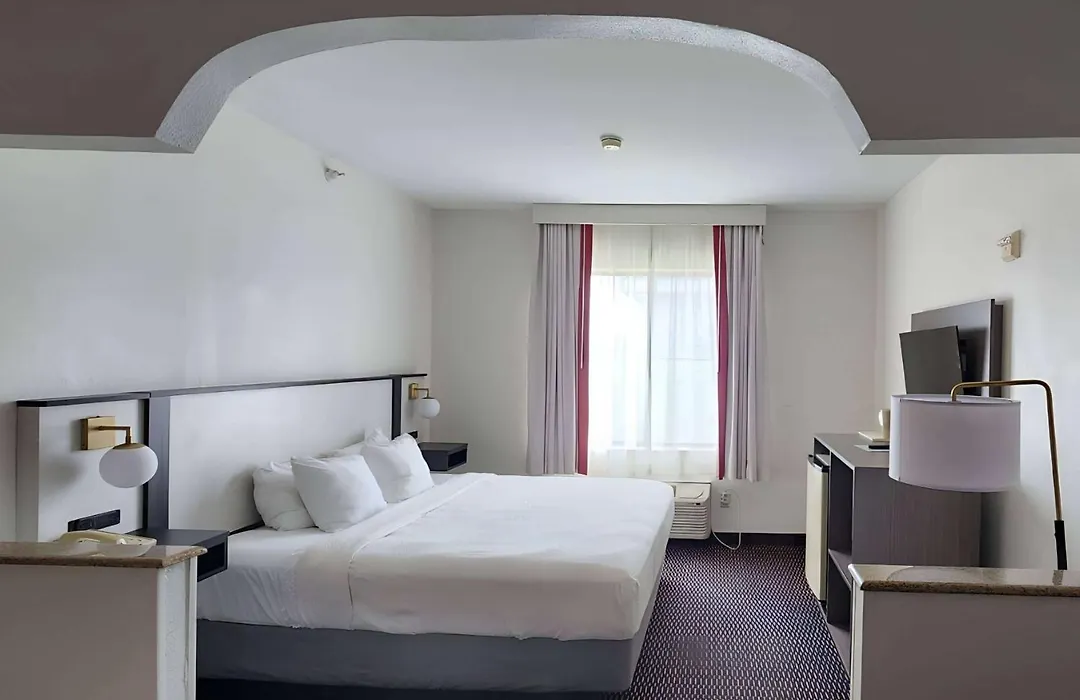 Ramada By Wyndham Columbia-1