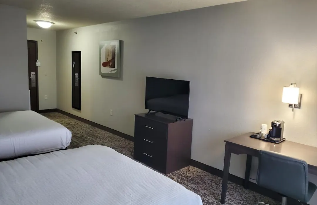 Best Western Fort Wayne Inn & Suites North-1
