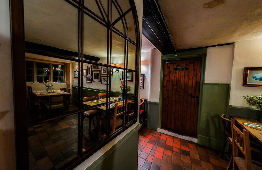 The Rose & Crown In Trent-1