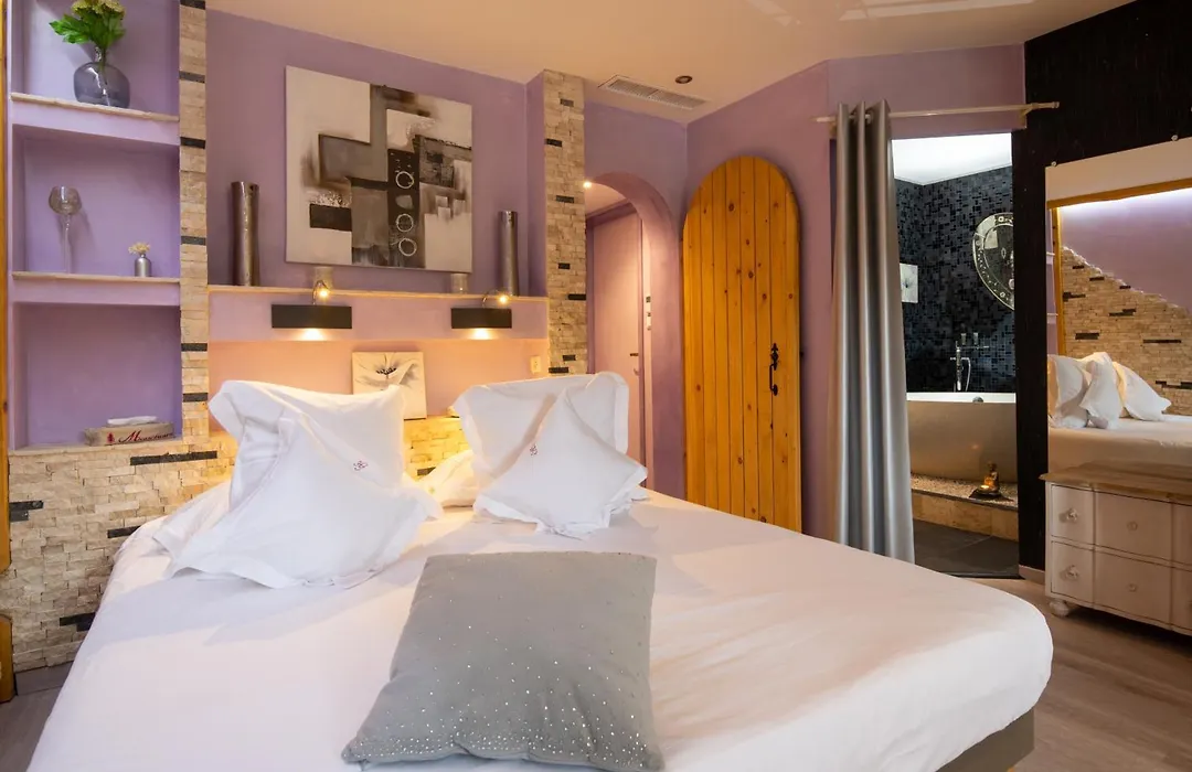 Domaine du Haut Jardin Hôtel&Chalets Spa Privé-1