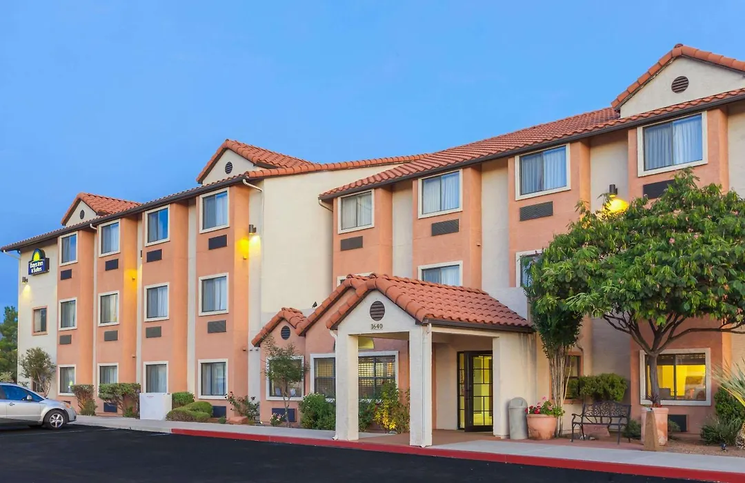 Days Inn By Wyndham Camp Verde Arizona-1