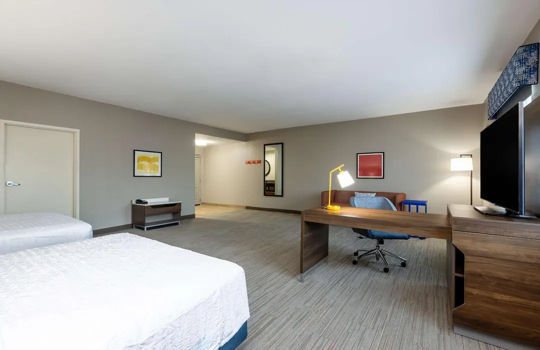 Hampton Inn & Suites Woodward-1