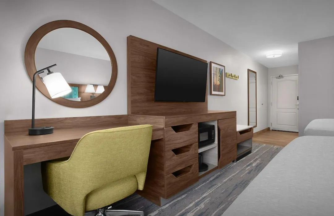 Hampton Inn Yorkville-1