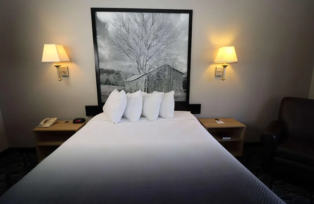 Super 8 By Wyndham Perryville-1