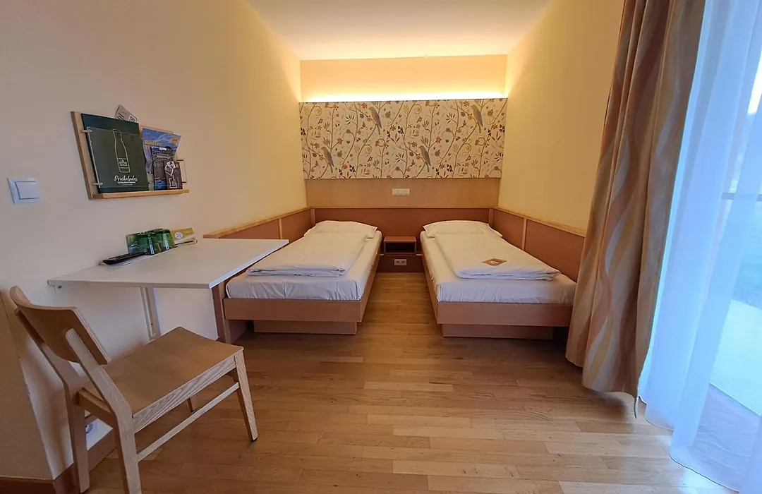 JUFA Hotel Stubenbergsee-1