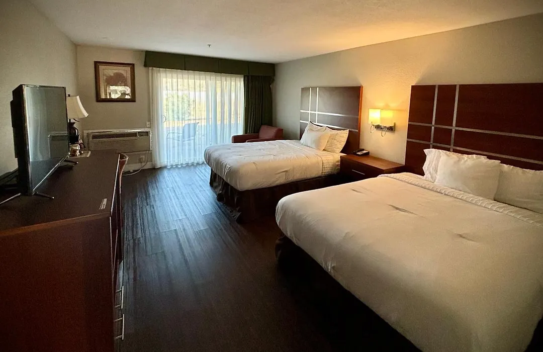 Western Holiday Lodge-1