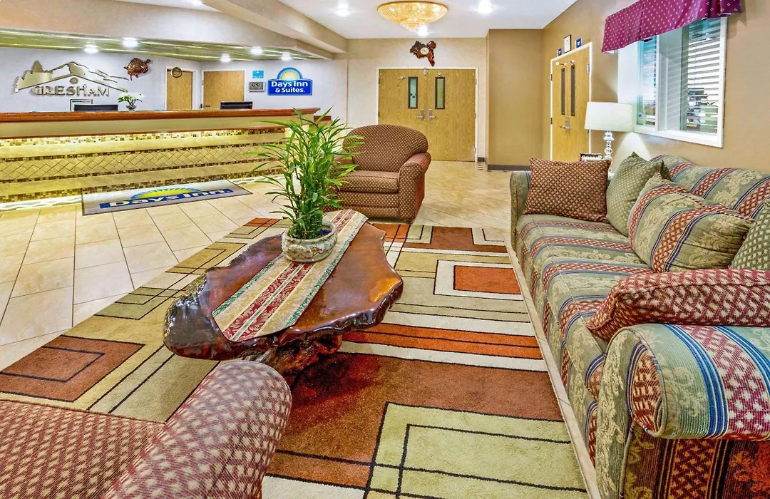 Days Inn & Suites By Wyndham Gresham-1
