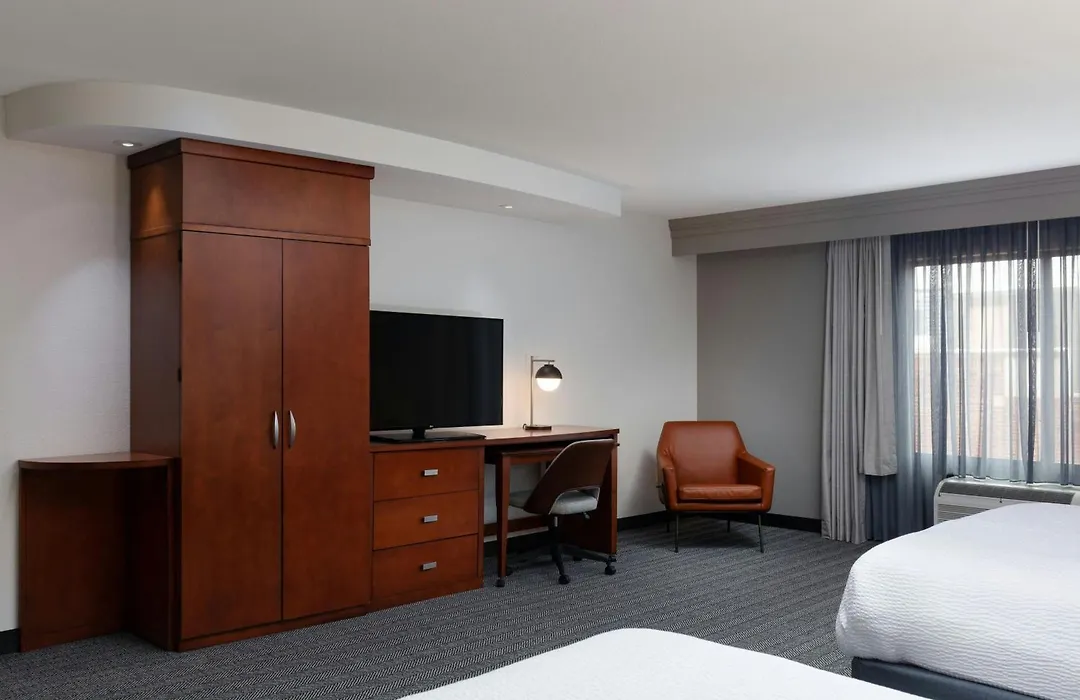 Courtyard By Marriott Wichita At Old Town-1