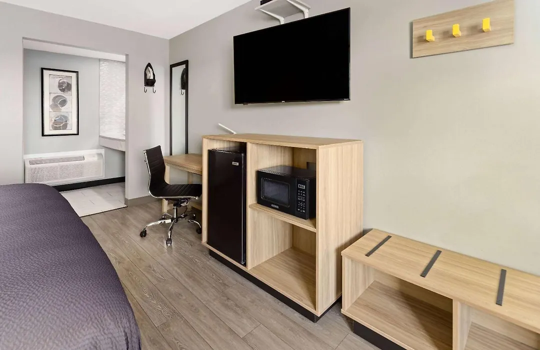 Super 8 By Wyndham Hazleton-1