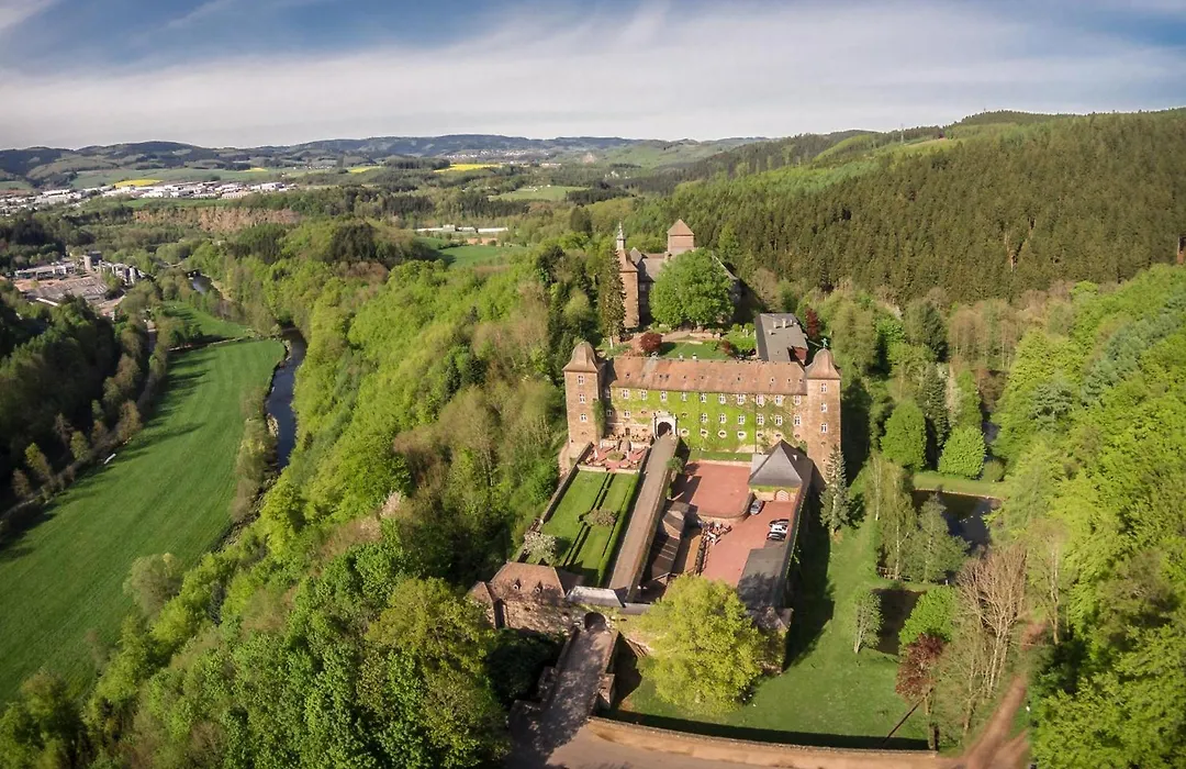 Hotel und Restaurant Burg Schnellenberg-1
