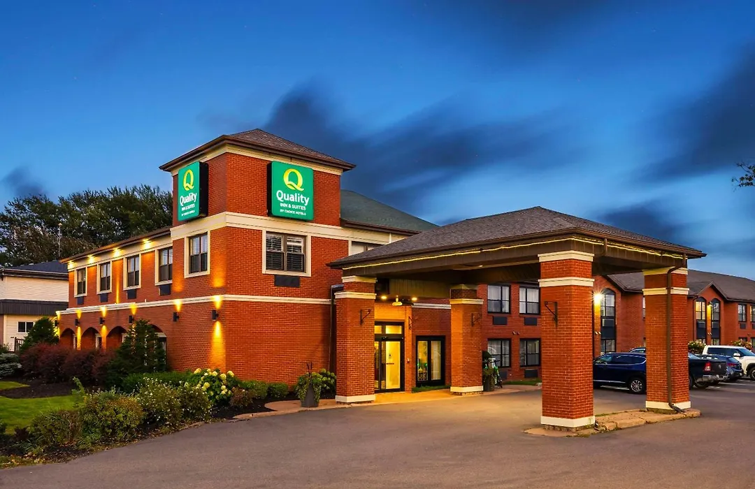 Quality Inn & Suites Garden Of The Gulf-1