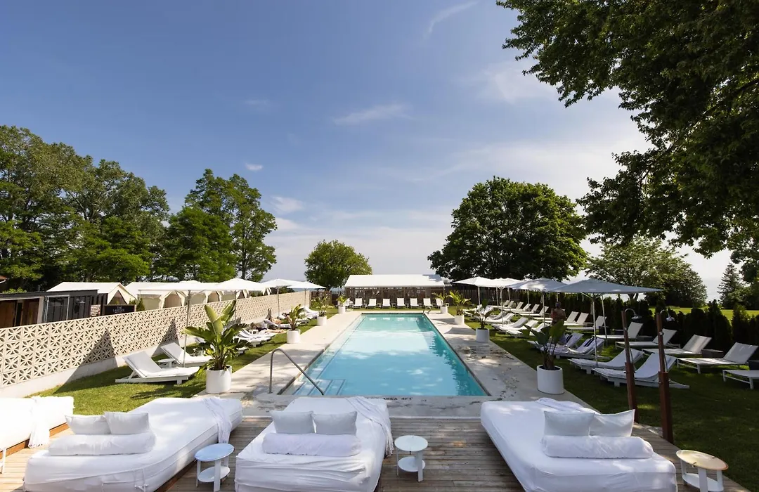 The Lakeside Prince Edward County-1