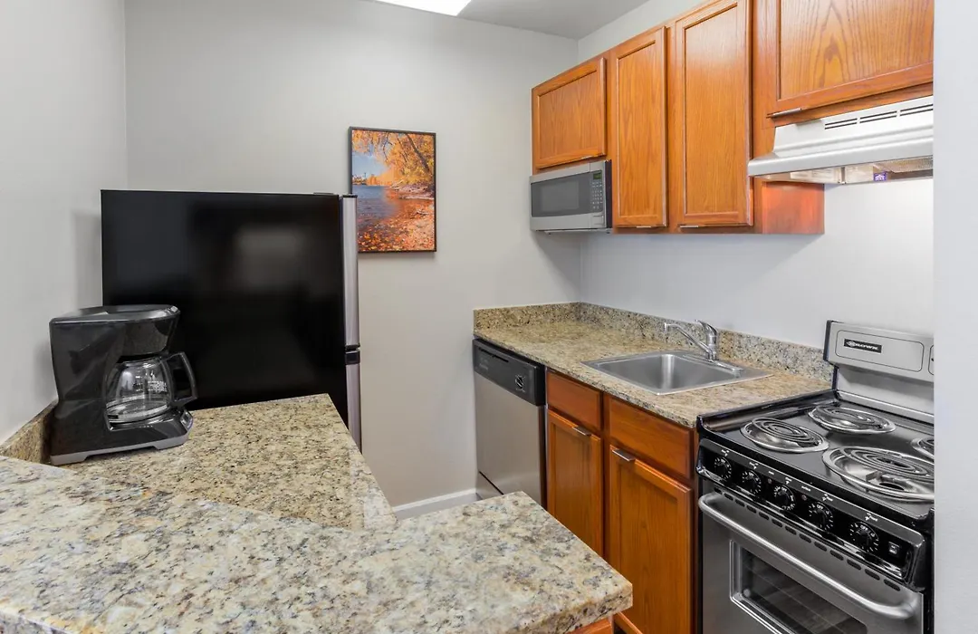 Towneplace Suites By Marriott Detroit Livonia-1