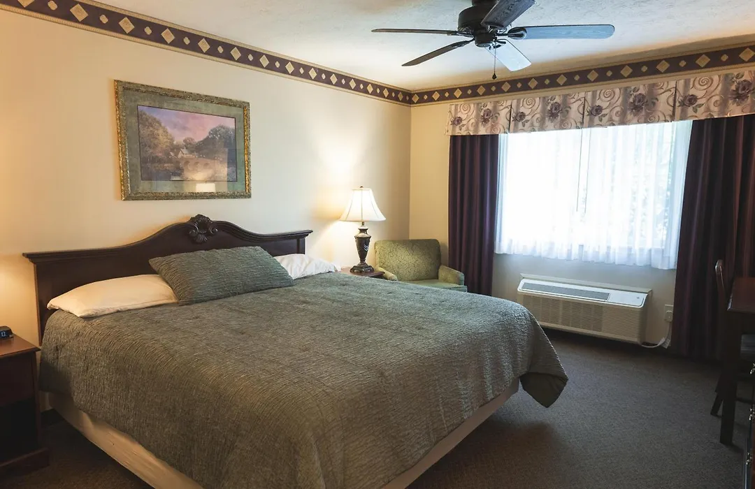 Hearthstone Inn & Suites-1